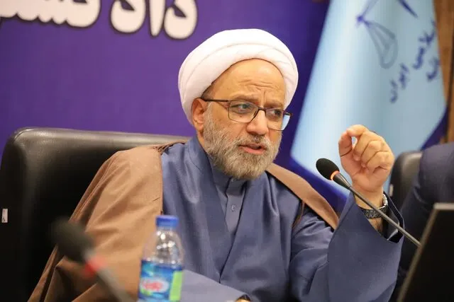 مراقب «تخدیر فکری» نسل جوان باشیم