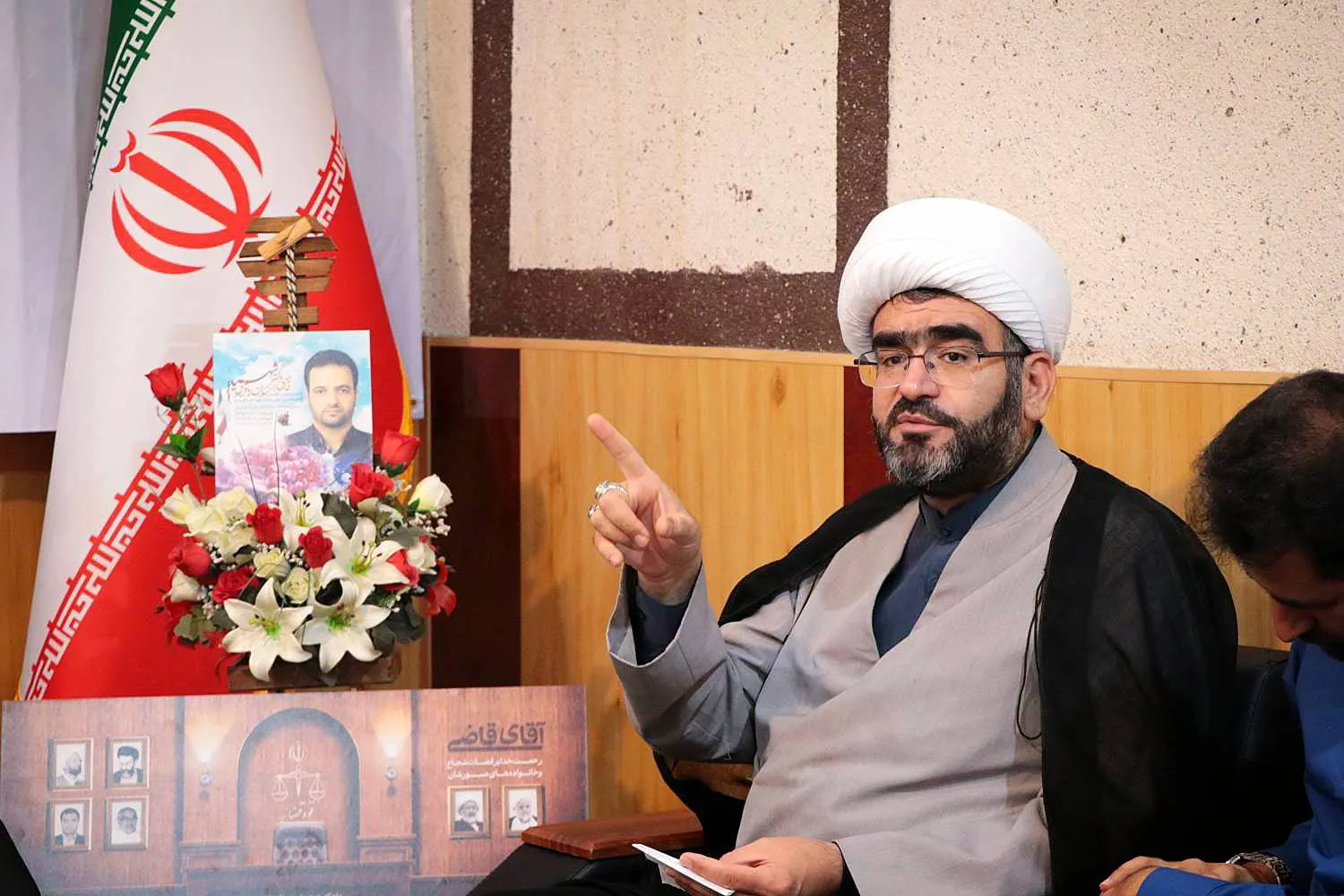 نهادهای فرهنگی به مسئولیت‌های قانونی خود عمل کنند