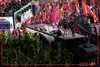 پنجره‌ دیگری از میان جمعیت حاضر در تشییع با شکوه «آقای شهید ایران» و شهدای خانواده ایشان در مشهد مقدس