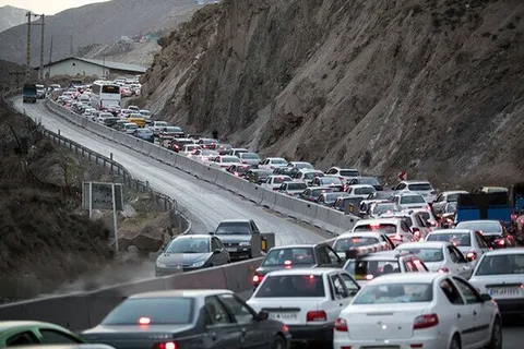 ترافیک سنگین در محور چالوس/ تردد در بیشتر محور‌های شمالی روان است