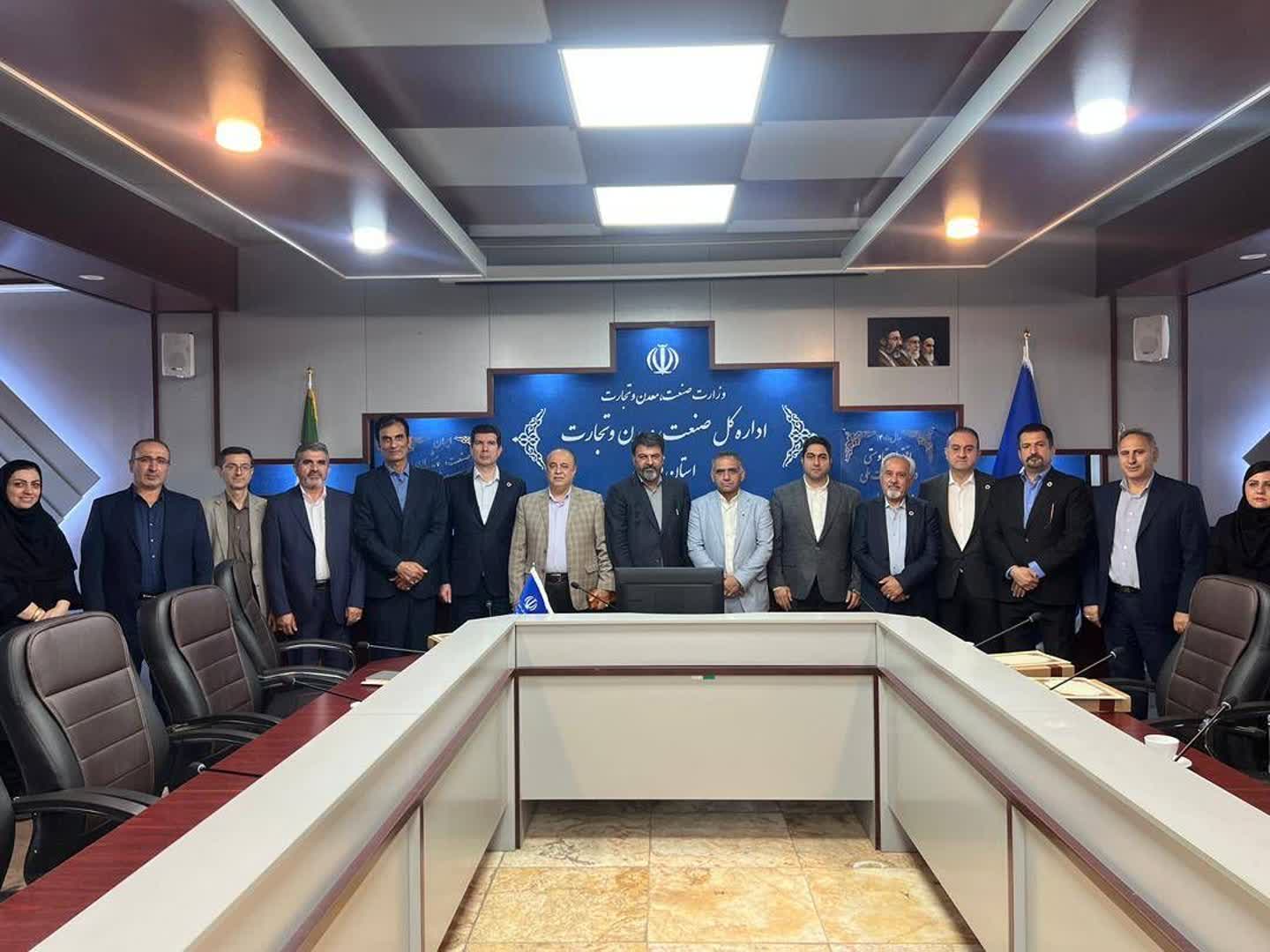 تعامل و همکاری اداره صمت با اتاق بازرگانی و شهرک های صنعتی استان قزوین بیشتر می شود