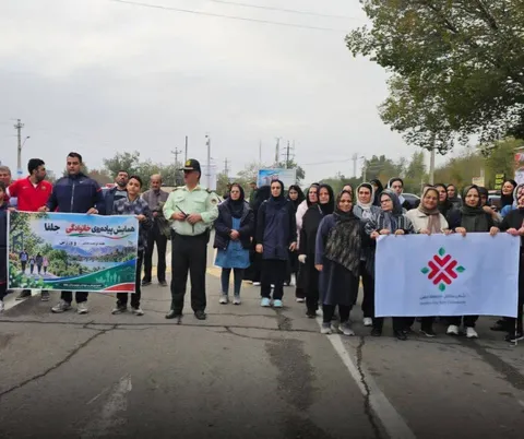 همایش پیاده ‌روی خانوادگی «شهر سالم جلفا» برگزار شد
