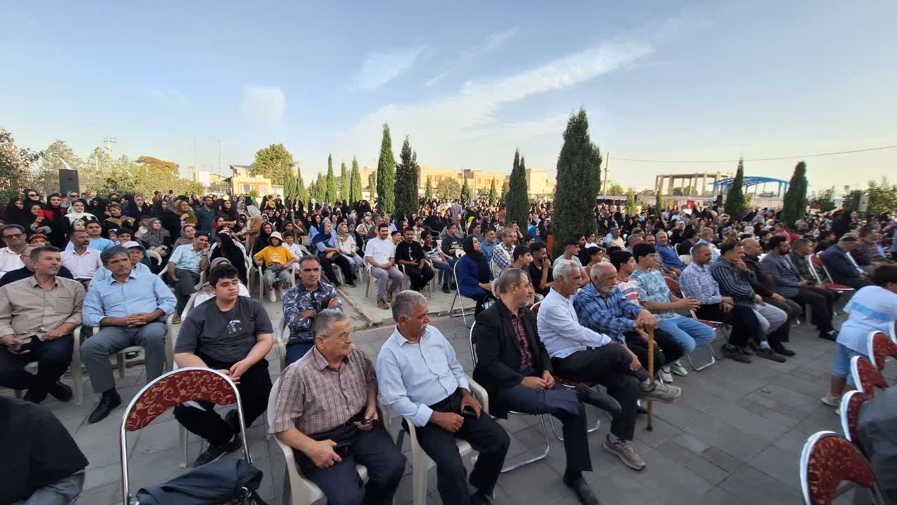 سومین جشنواره هندوانه در شهر شریف آباد برگزار شد