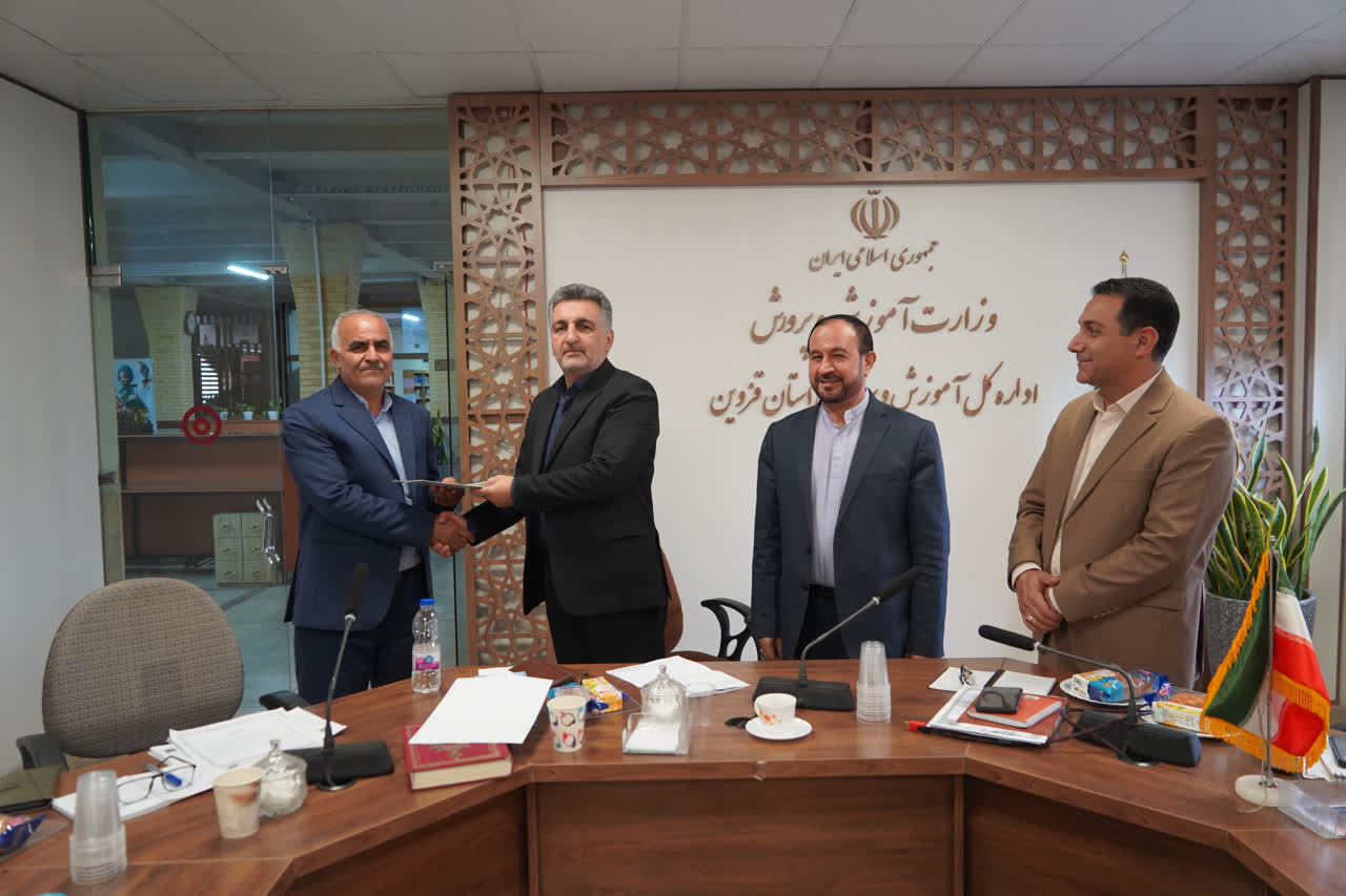سوادآموزی، رسالتی دشوار اما اثرگذار است؛ باید برای آن جریانسازی کنیم سوادآموزی، رسالتی دشوار اما اثرگذار است؛ باید برای آن جریانسازی کنیم