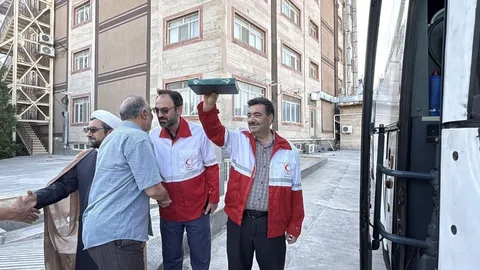 نخستین کاروان سلامت هلال‌احمر خراسان شمالی وارد نجف شد/ خدمت‌رسانی شبانه‌روزی به زائران اربعین آغاز شد