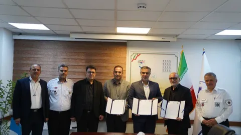 امضای تفاهم‌نامه خرید ۲۵ دستگاه آمبولانس برای استان مرکزی در راستای ارتقای ناوگان امدادی