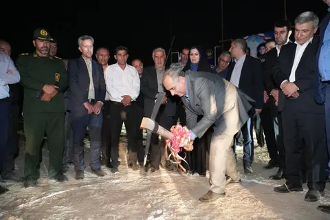 با حضور استاندار آذربایجان شرقی صورت گرفت؛ کلنگ‌زنی نیروگاه خورشیدی ۳ مگاواتی در لیلان