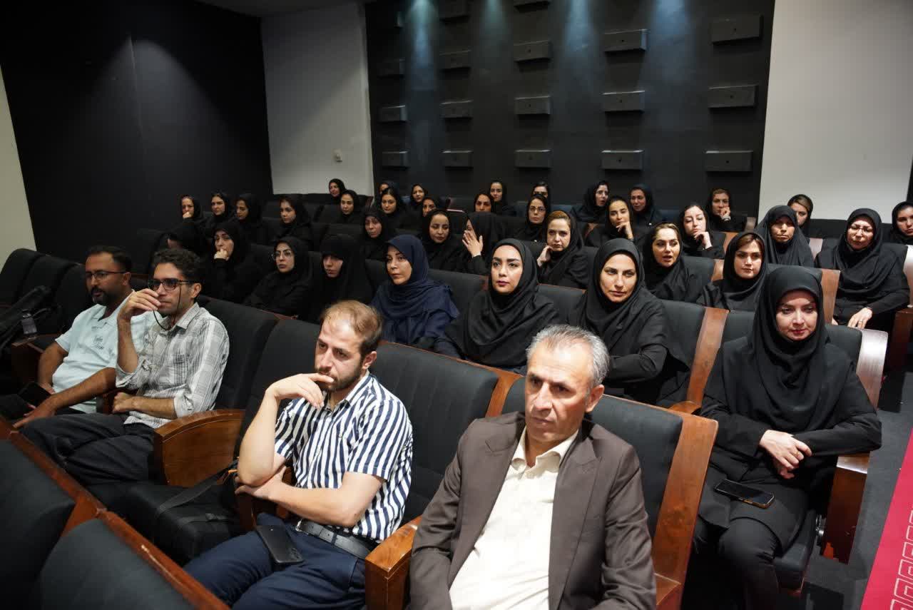 عکاسان حافظان تصویری تاریخ و روایتگر روزهای سخت هستند/ عکاسان به روایت ها جان می دهند