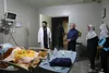 عیادت استاندار خوزستان از مصدومان حادثه پالایشگاه آبادان / کارکنان صنعت در سخت‌ترین شرایط از جان مایه می‌گذارند