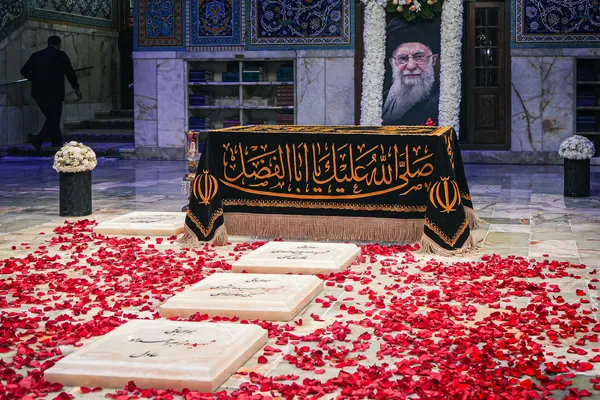  مزار مطهر رهبر شهید انقلاب اسلامی در حرم مطهر رضوی -2