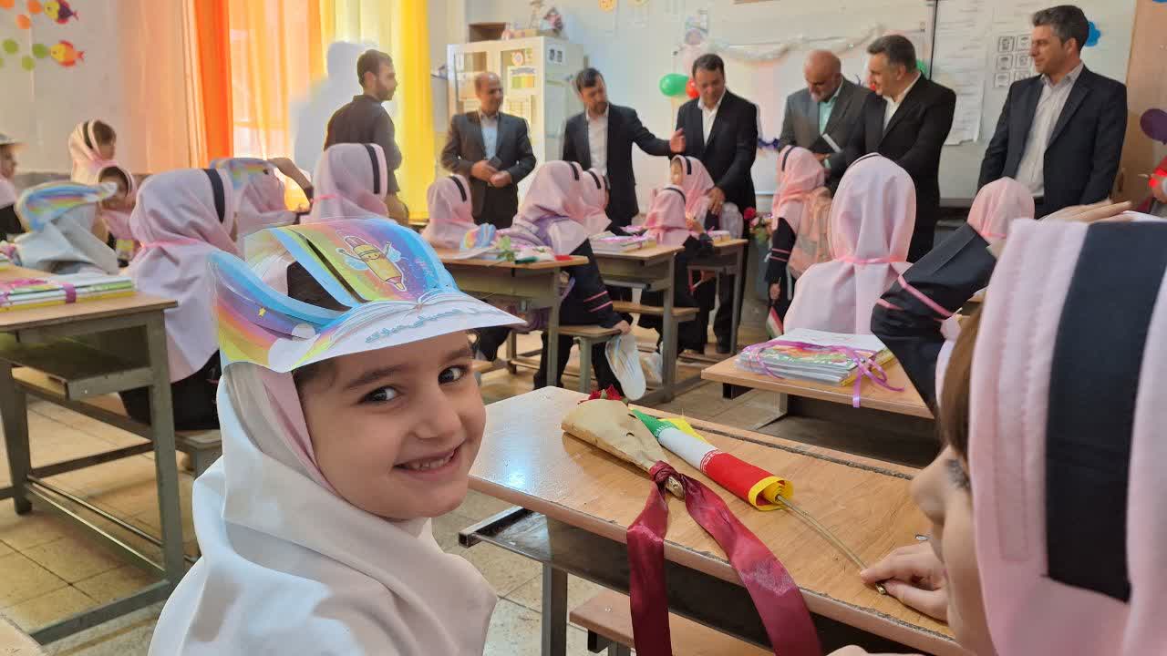 جشن شکوفه ها در مدارس ابتدایی استان قزوین برگزار شد 
