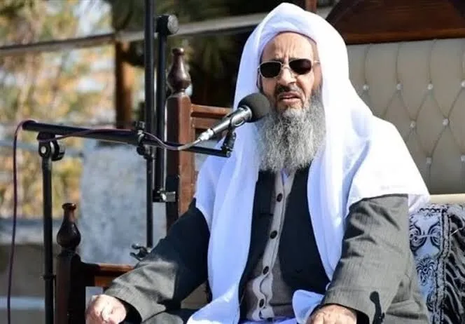 مولوی عبدالحمید خواستار حل اختلافات کشورهای اسلامی از راه مذاکره شد