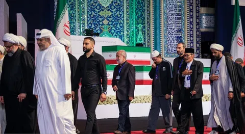 ادای احترام نمایندگان اقلیت‌های دینی کشور و برخی شخصیت های خارجی به پیکر رهبر شهید انقلاب