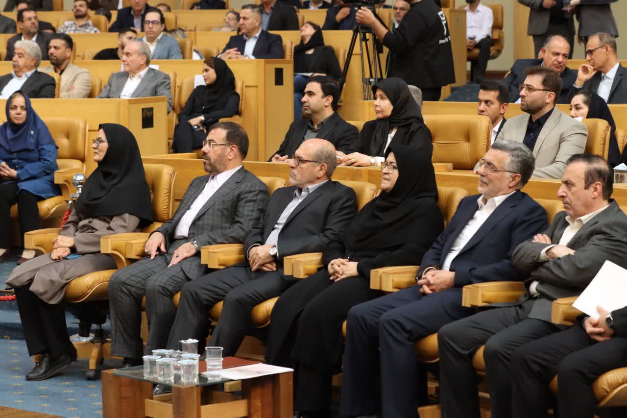 حضور استاندار قزوین در آیین بزرگداشت روز جهانی استاندارد/ درخشش چهار واحد تولیدی استان در جمع برگزیدگان کشور