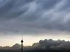 آسمان تهران نیمه ابری همراه با وزش باد
