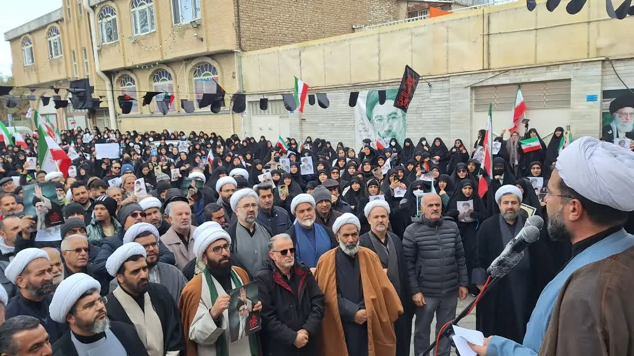 بیعت مردم قزوین با رهبر جدید انقلاب اسلامی