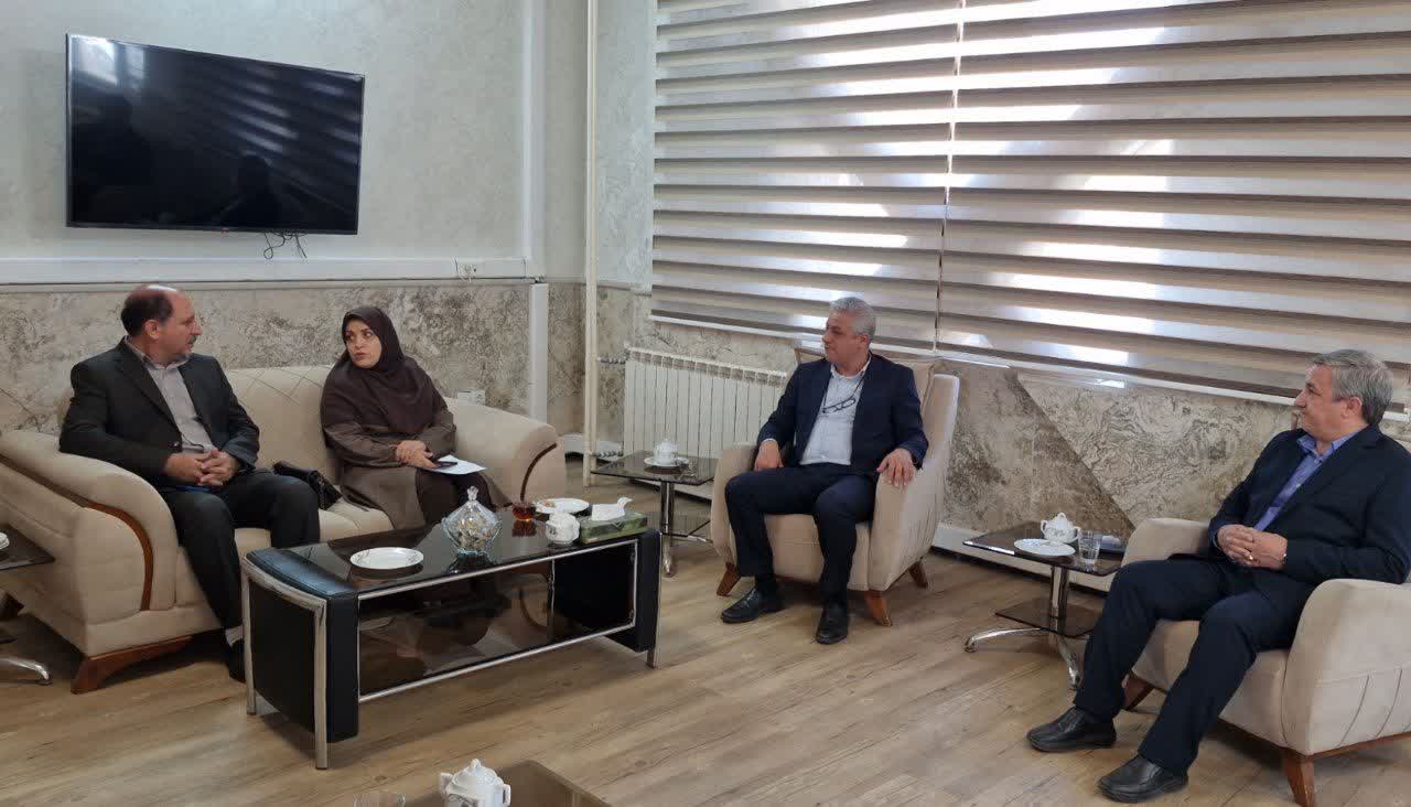 دیدار مدیرکل تعاون، کار و رفاه اجتماعی استان قزوین با فرماندار تاکستان دیدار مدیرکل تعاون، کار و رفاه اجتماعی استان قزوین با فرماندار تاکستان