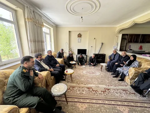 استاندار همدان: حضور مردم بزرگ‌ترین سرمایه برای مقابله با جنگ‌های ترکیبی دشمن است