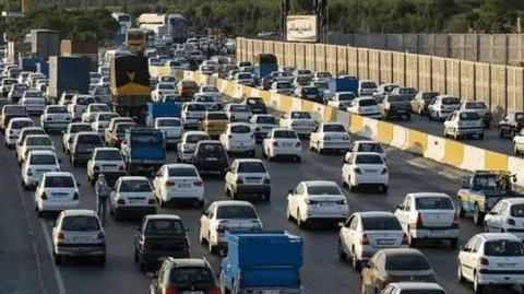 افزایش حجم تردد در مسیرهای منتهی به خراسان رضوی و سمنان/ ترافیک سنگین در هراز