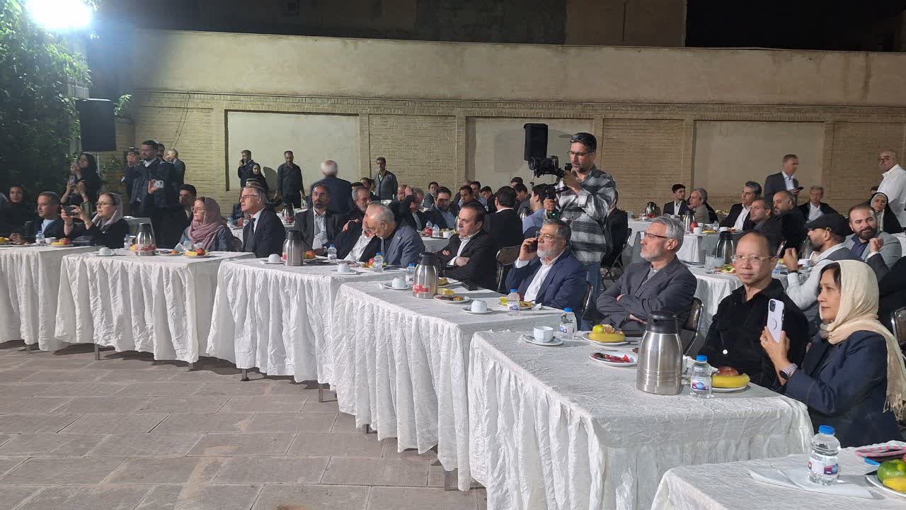 مهمترین رسالت سفیران خارجی انتقال پیام فرهنگی بین ملتهاست
